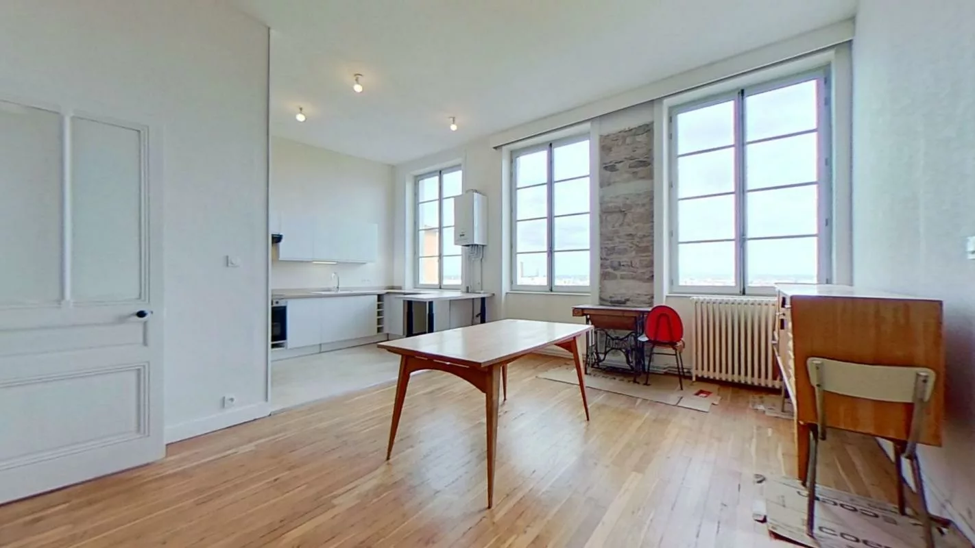 Location 2 rue Pierre Blanc Lyon 69001 - T4 Non meublé - 1695 €CC - Plusse